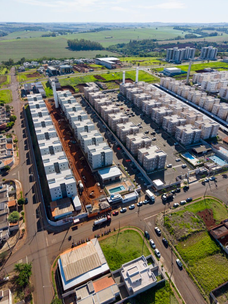 Vista aérea do Solar di Siena da Yticon em Londrina, empreendimento residencial em vistoria de entrega.